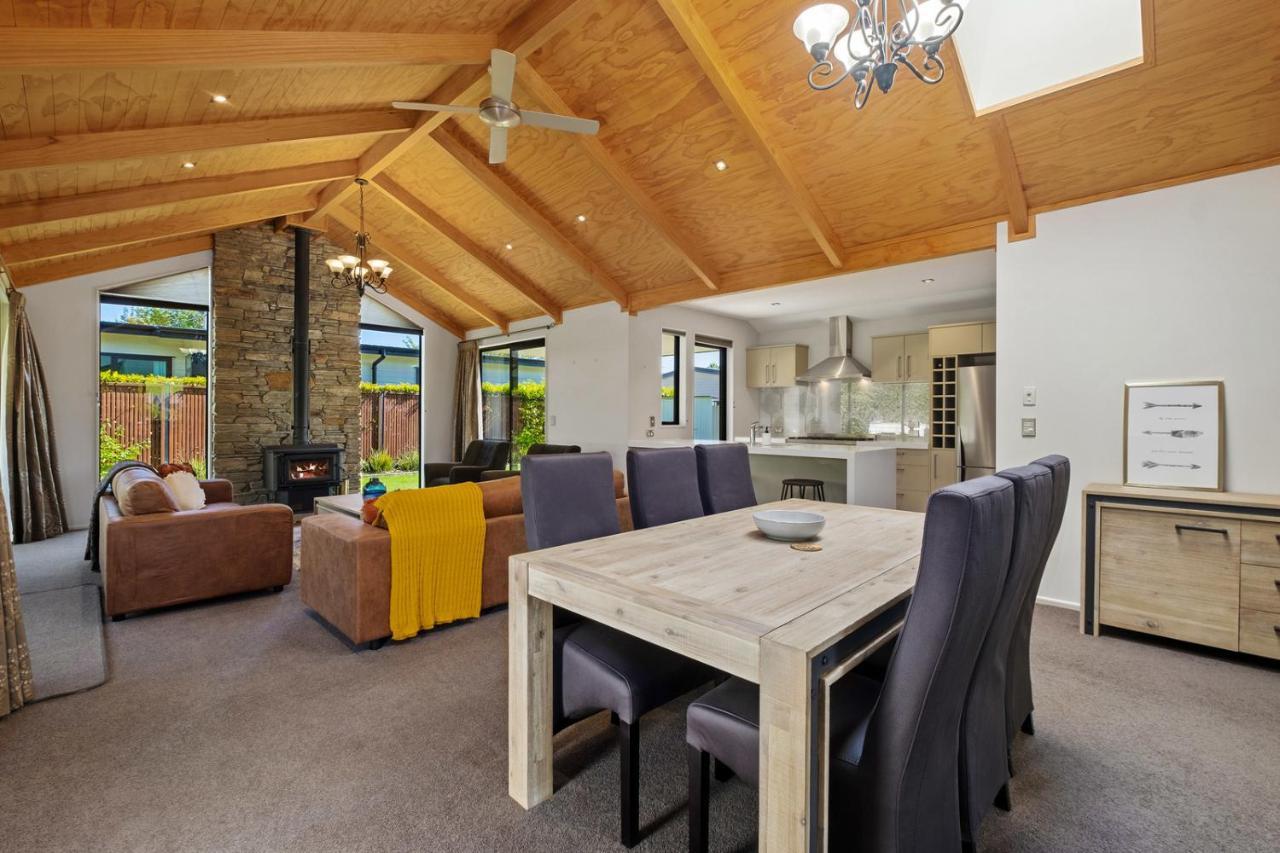 Roys Bay Lodge - Wanaka Holiday Home Exterior foto