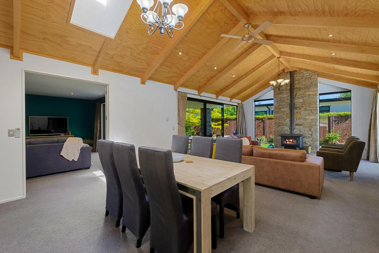 Roys Bay Lodge - Wanaka Holiday Home Exterior foto