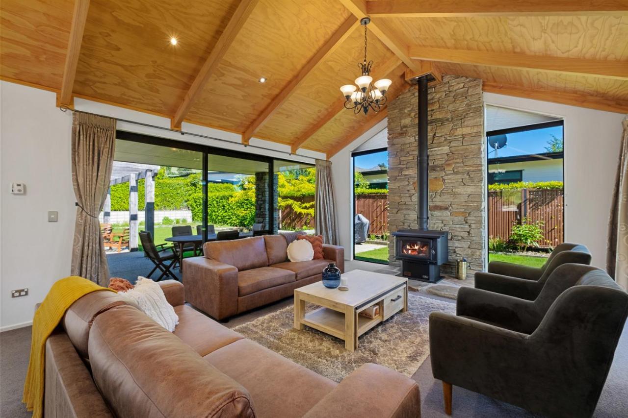 Roys Bay Lodge - Wanaka Holiday Home Exterior foto